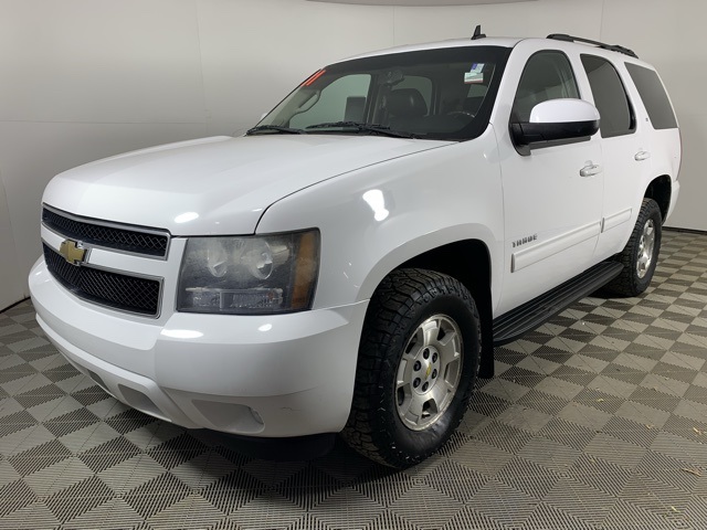 2011 Chevrolet Tahoe LT photo 2