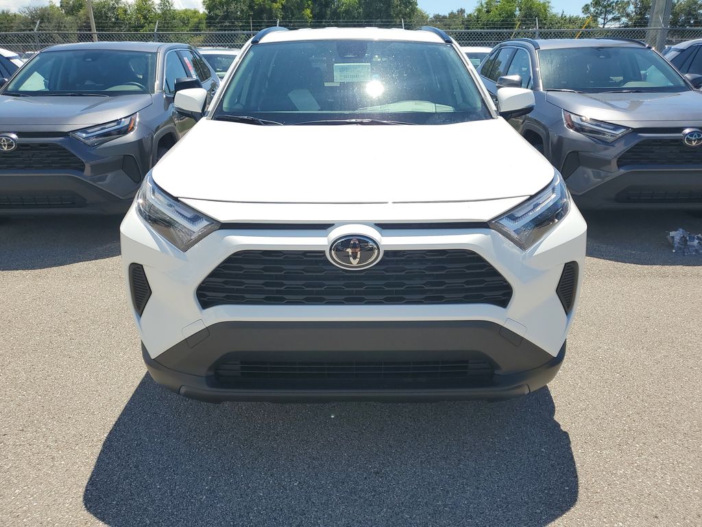 2025 Toyota RAV4 Hybrid LE photo 2