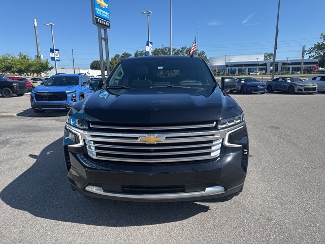 2021 Chevrolet Suburban High Country photo 2