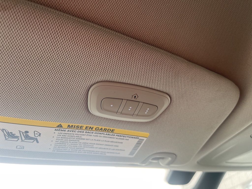 2022 Chrysler Pacifica Touring L photo 17