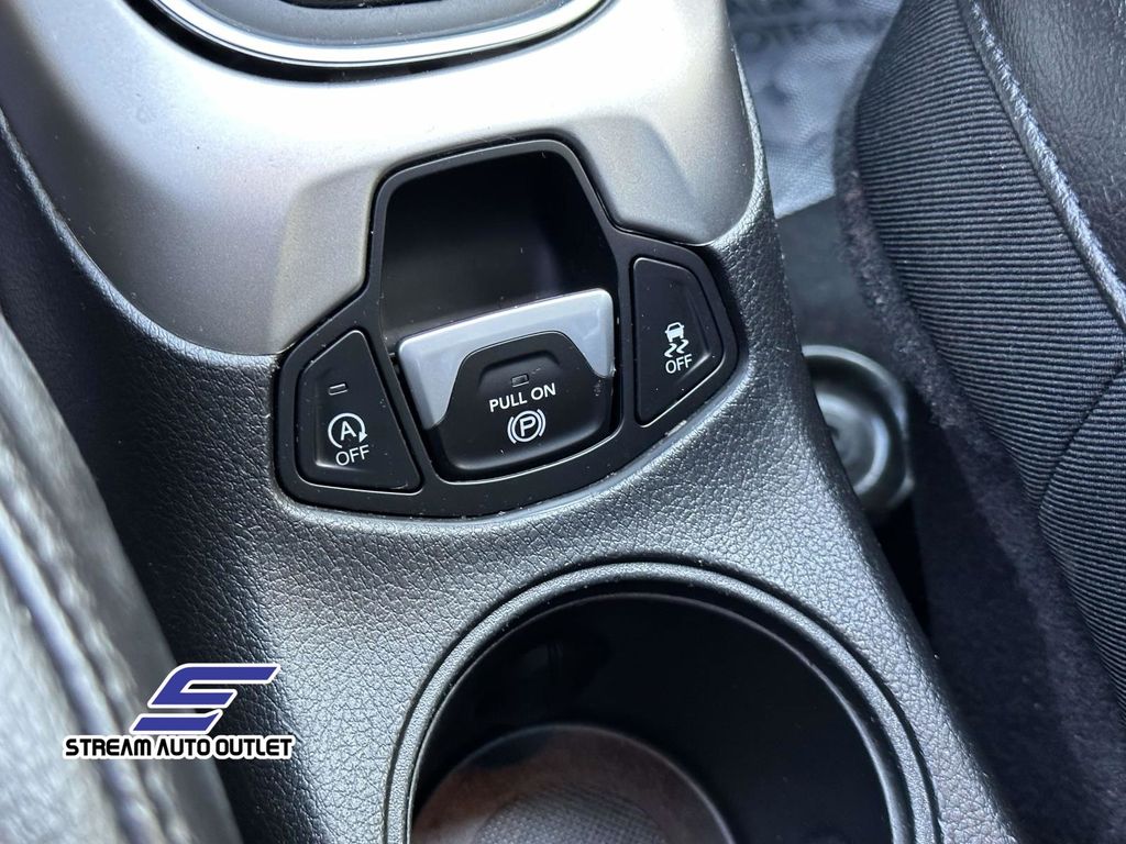 2018 Jeep Compass Latitude photo 30