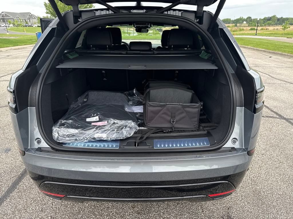 2026 Land Rover Range Rover Velar SE photo 15
