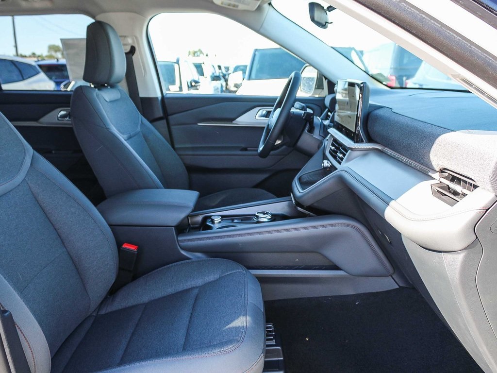 2025 Ford Explorer photo 10