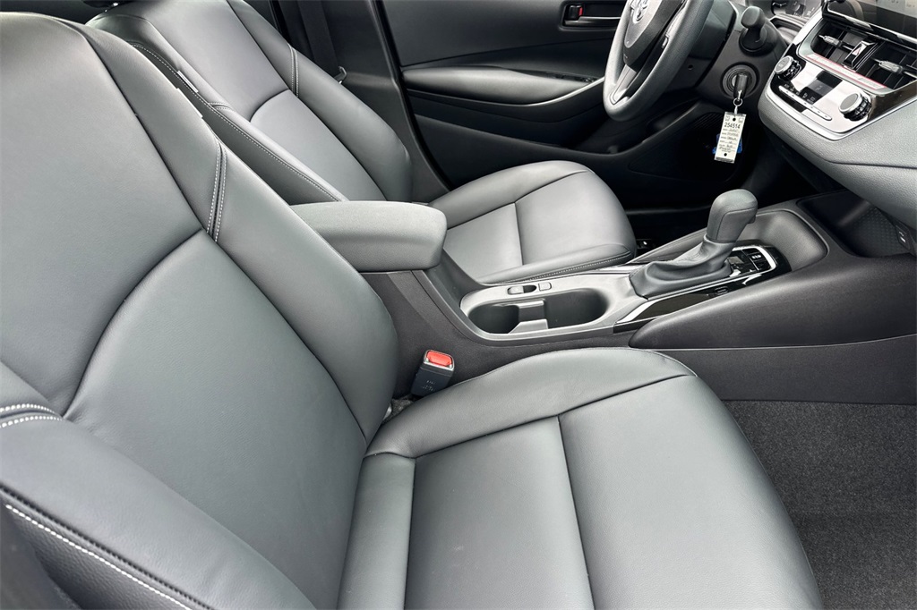 2025 Toyota Corolla LE photo 15