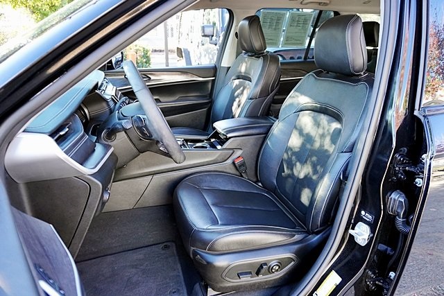 Used 2023 Black Jeep Limited image 14