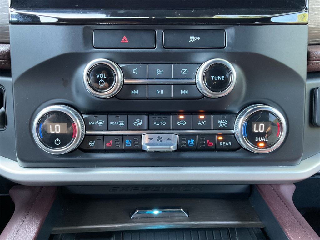 2023 Ford Expedition Limited photo 23