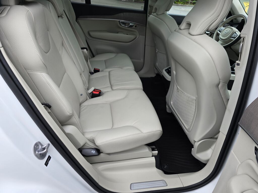2024 Volvo XC90 Plus photo 11