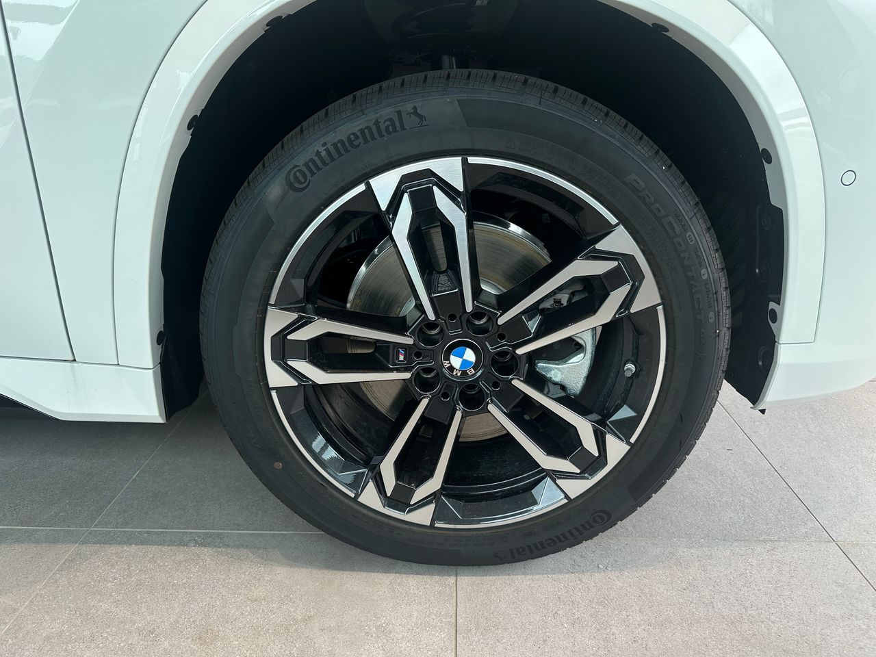 New 2025 Alpine White BMW xDrive28i image 7