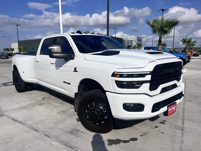 2025 RAM Ram 3500 Pickup Laramie's photo