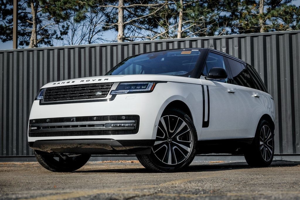 2025 Land Rover Range Rover SE's photo