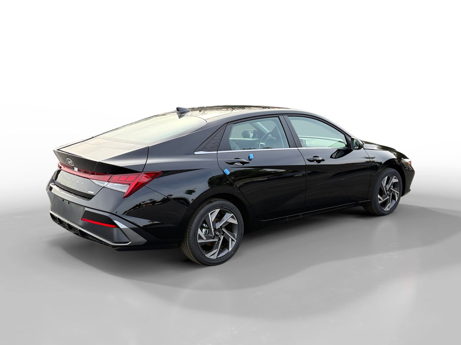 2025 Hyundai Elantra Hybrid Limited photo 5