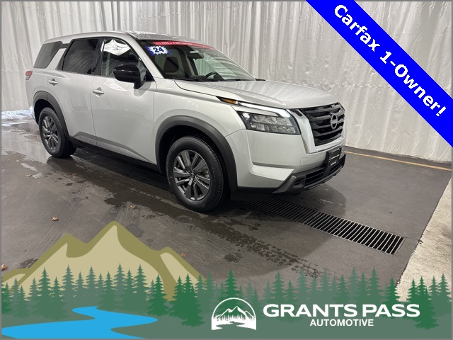 2024 Nissan Pathfinder S's photo