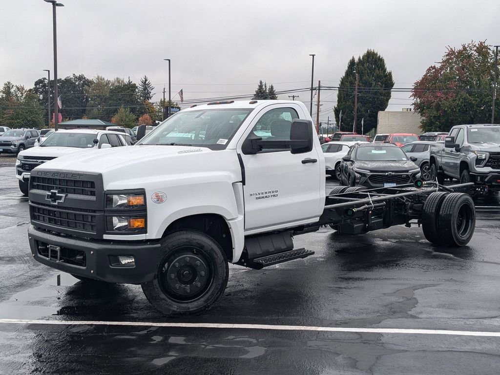 2024 Chevrolet Silverado 5500HD Work Truck photo 2