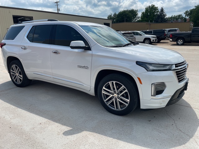 2023 Chevrolet Traverse High Country photo 2