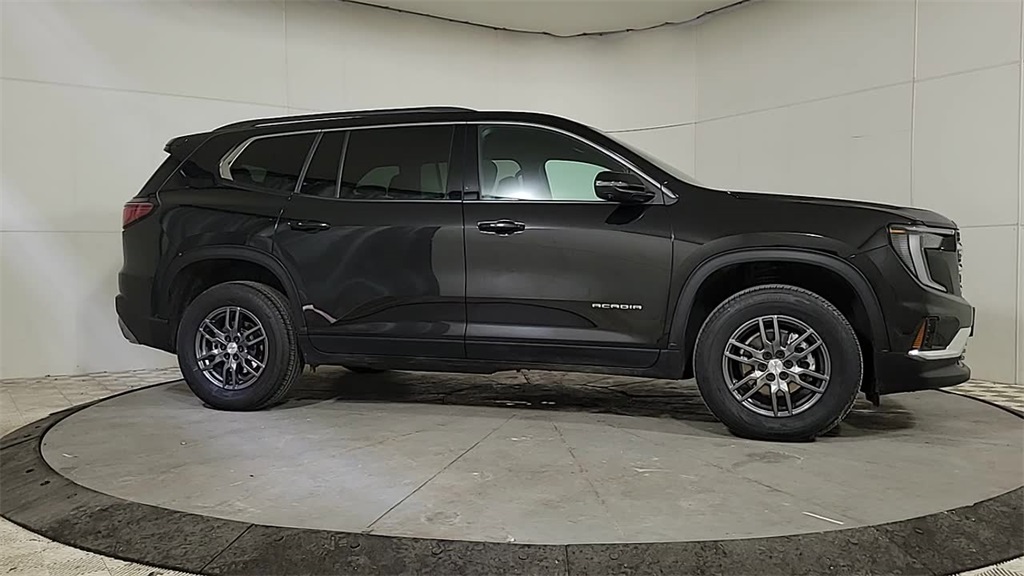 2025 GMC ACADIA - Image 7