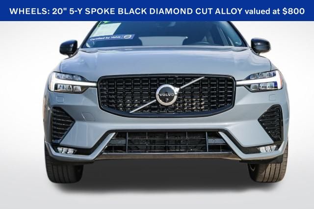 2023 Volvo XC60 B5 Plus photo 2