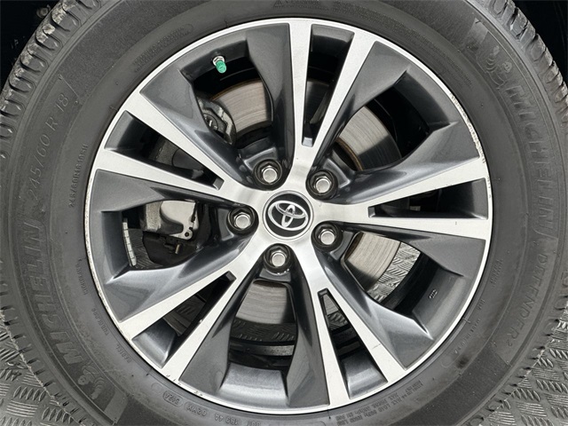 2016 Toyota Highlander XLE photo 2