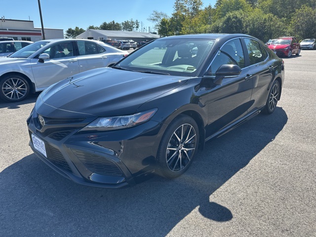 2024 Toyota Camry SE photo 3