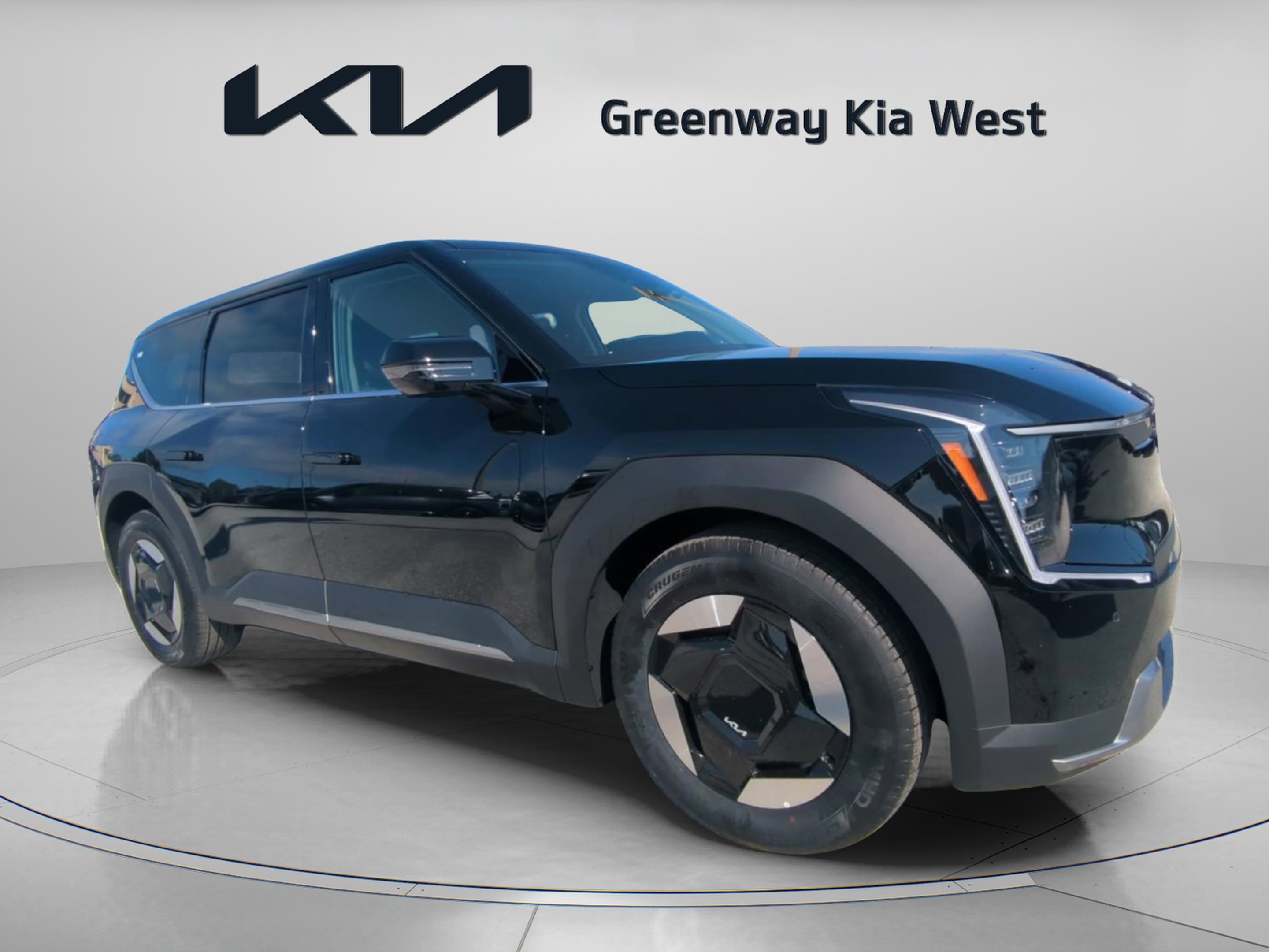 2026 Kia EV9 Light's photo