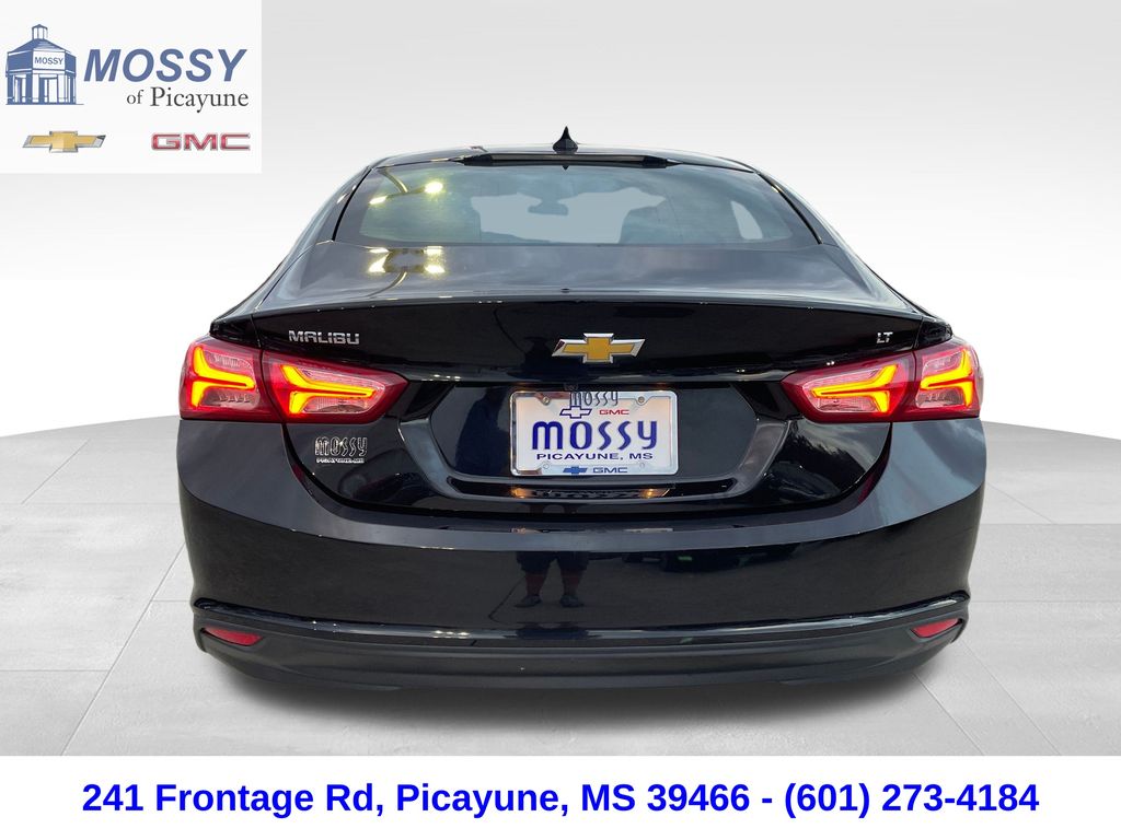 2021 Chevrolet Malibu 1LT photo 3