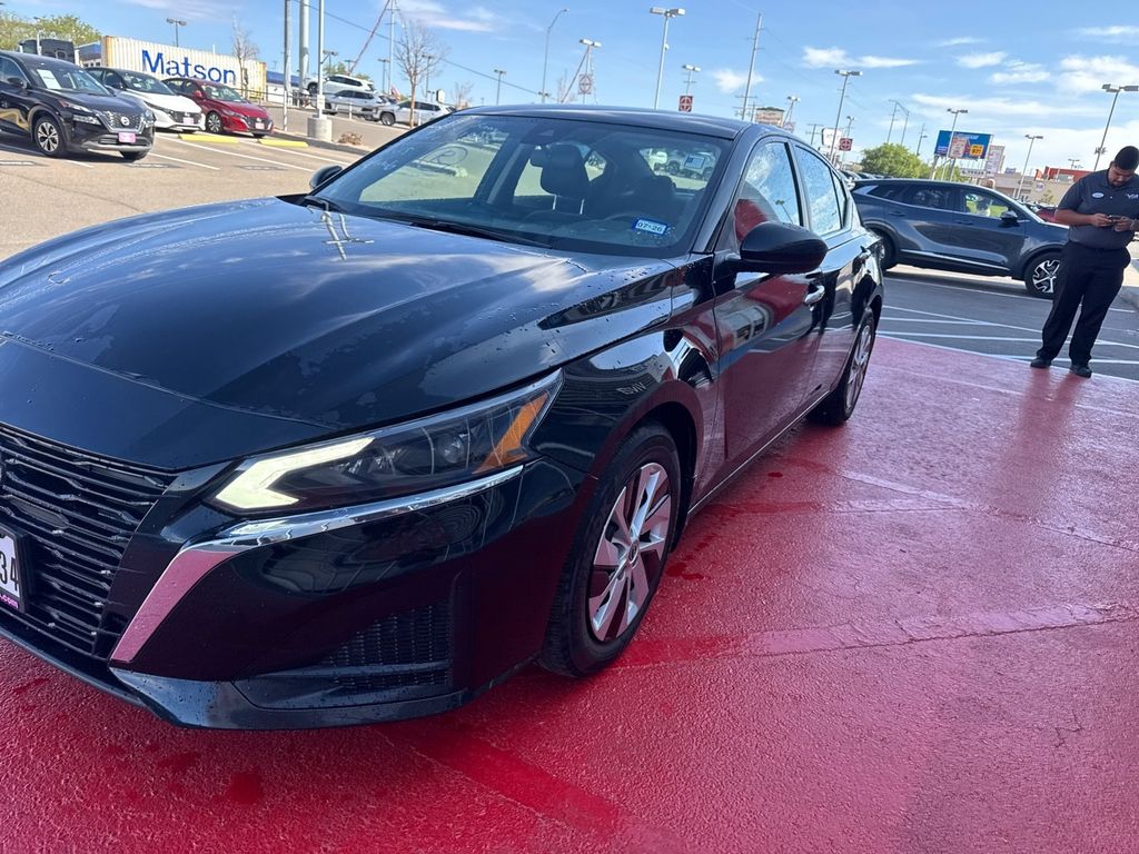 2023 Nissan Altima 2.5 S photo 22