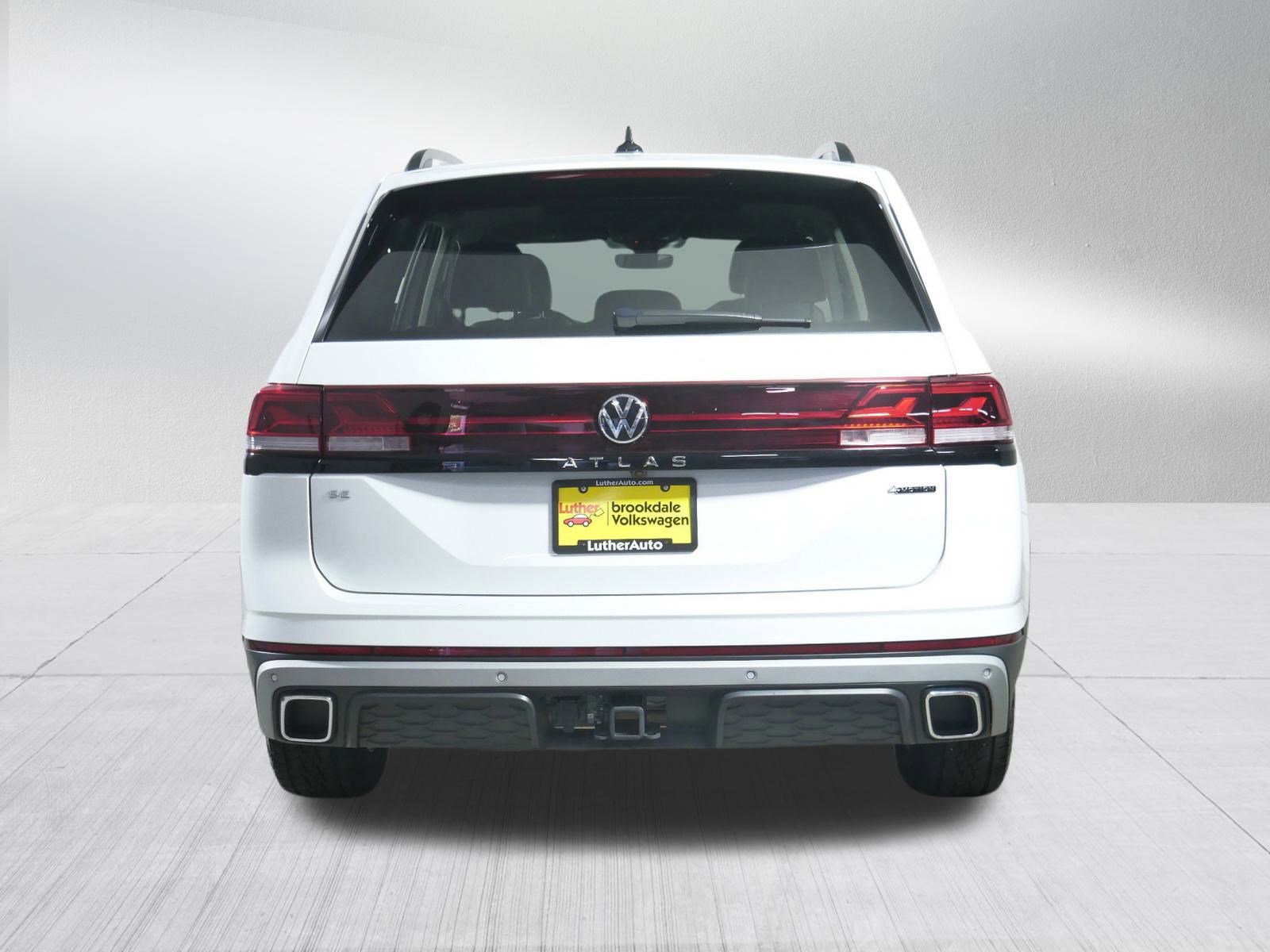 2024 Volkswagen Atlas Peak Edition SE Technology photo 6