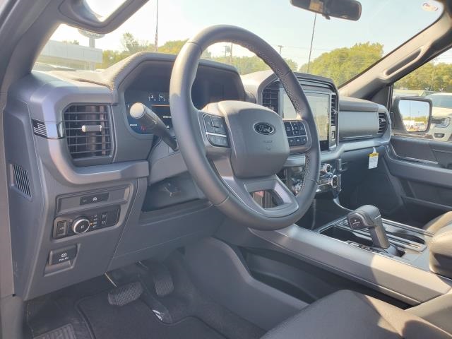 2025 Ford F-150 XLT photo 14