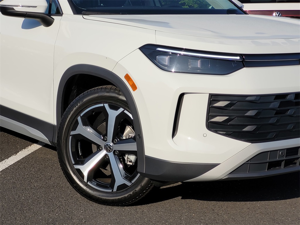 2026 Volkswagen Tiguan SE photo 3