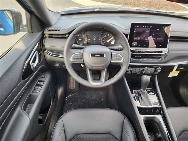 2024 Jeep Compass Latitude photo 16