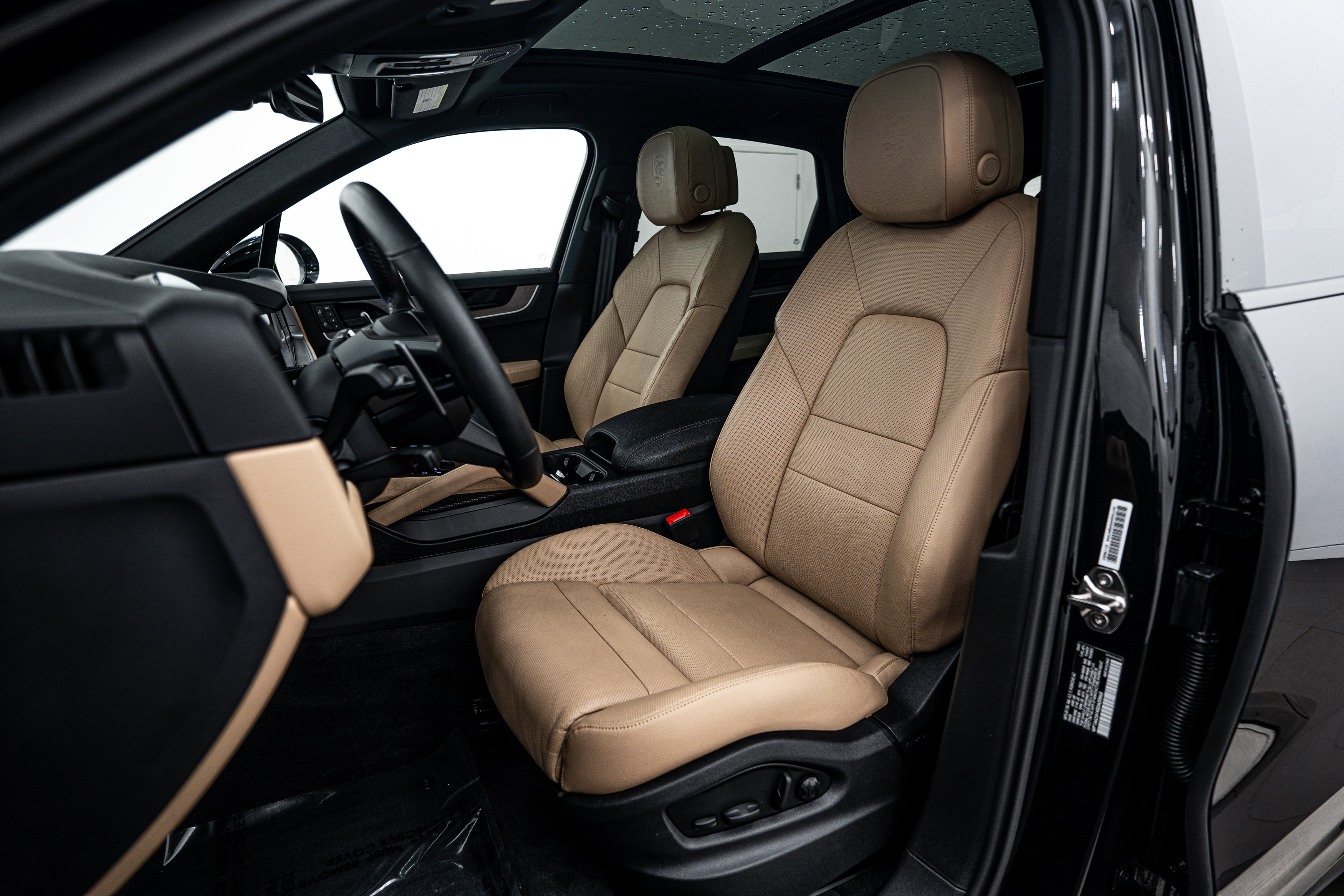 2025 Porsche Cayenne photo 4