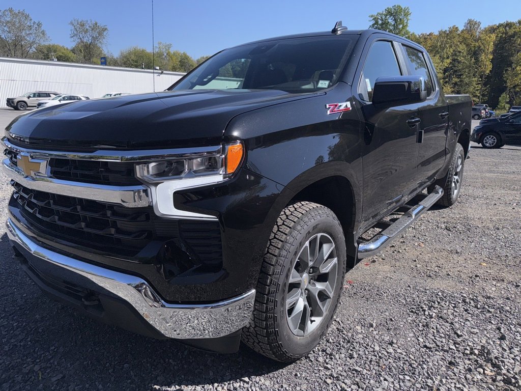 2026 Chevrolet Silverado 1500 LT photo 2