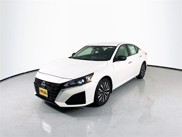 2025 Nissan Altima SV photo 3