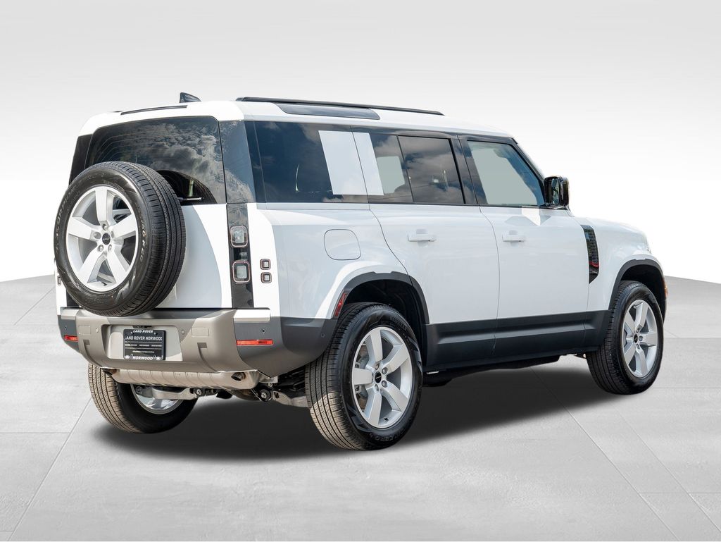 2026 Land Rover Defender 110 S photo 4