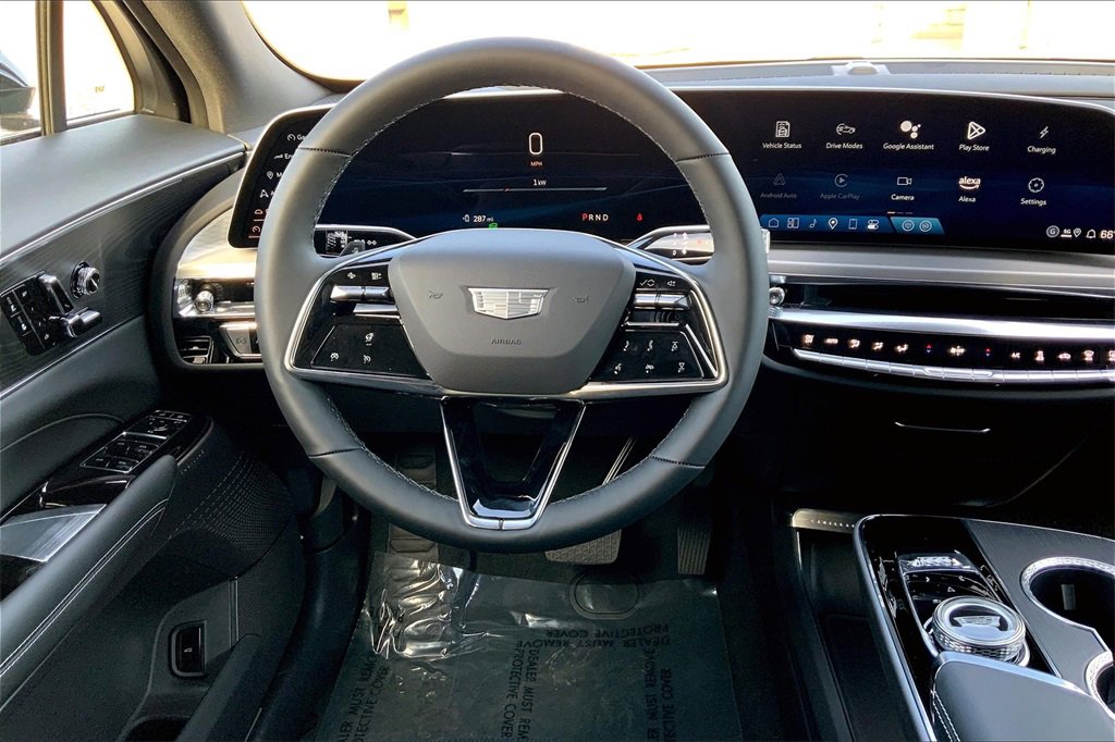 2025 Cadillac Lyriq Luxury photo 22