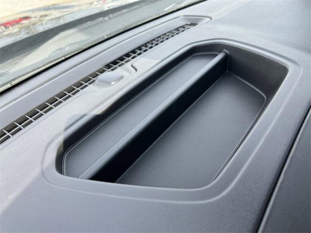 2025 Chevrolet Silverado 1500 photo 3