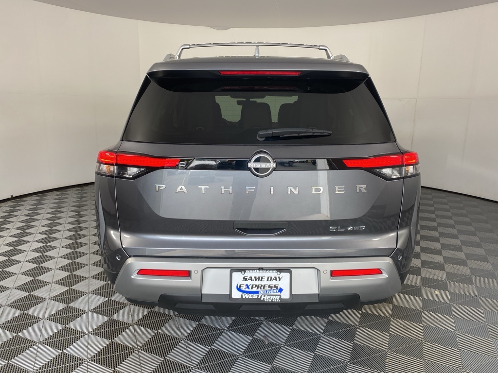 2024 Nissan Pathfinder SL photo 4