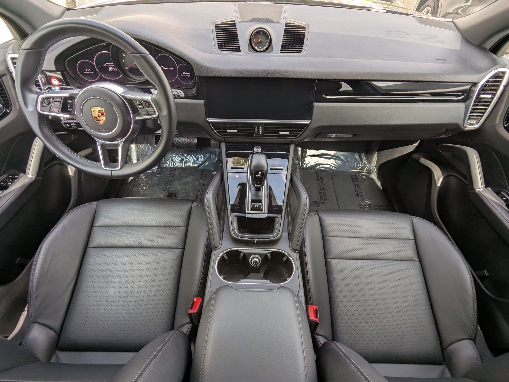 2023 Porsche Cayenne Platinum Edition photo 18