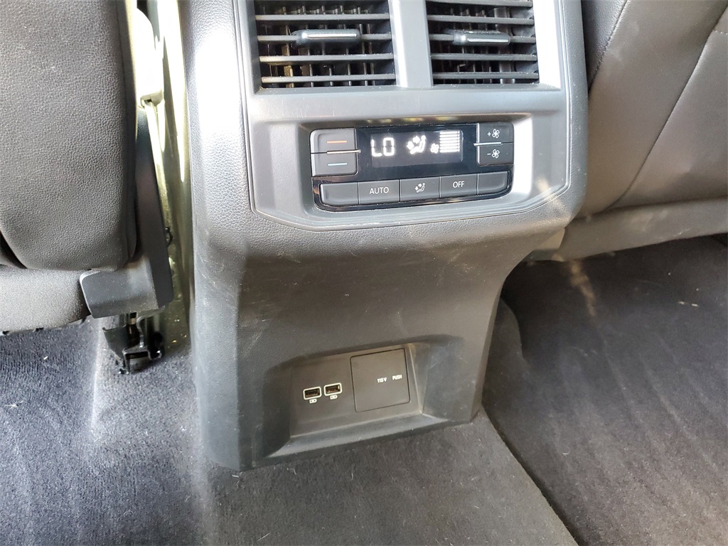 2018 Volkswagen Atlas SEL photo 13