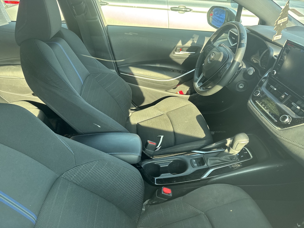 2022 Toyota Corolla SE photo 5