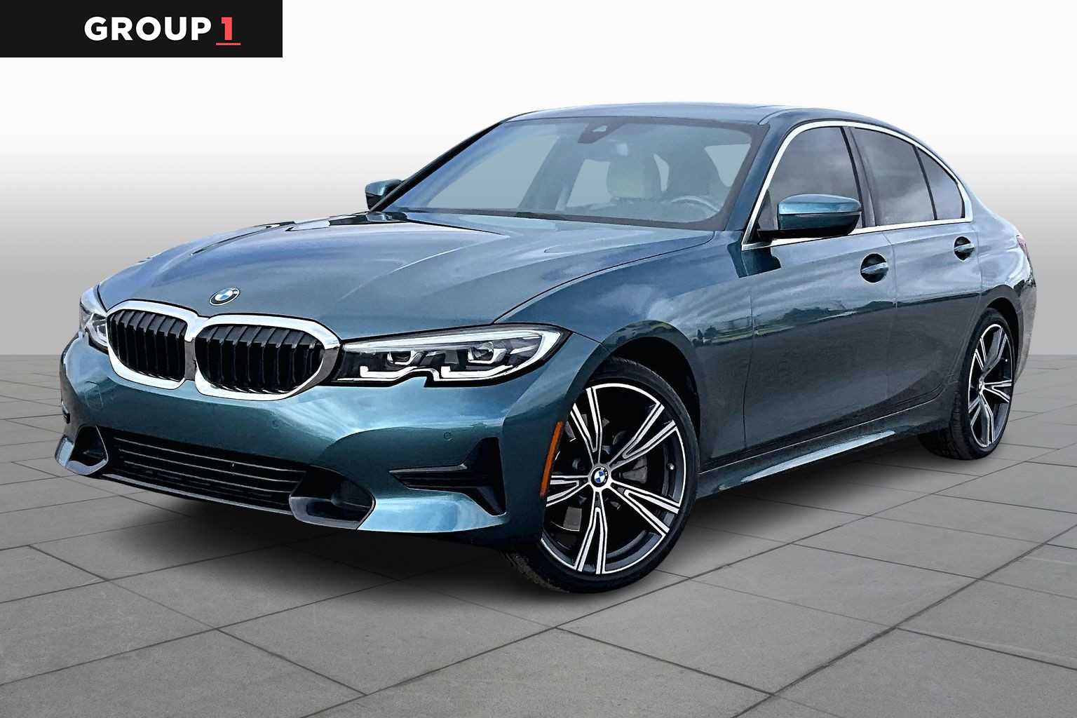 2021 BMW 3 Series 330i's photo
