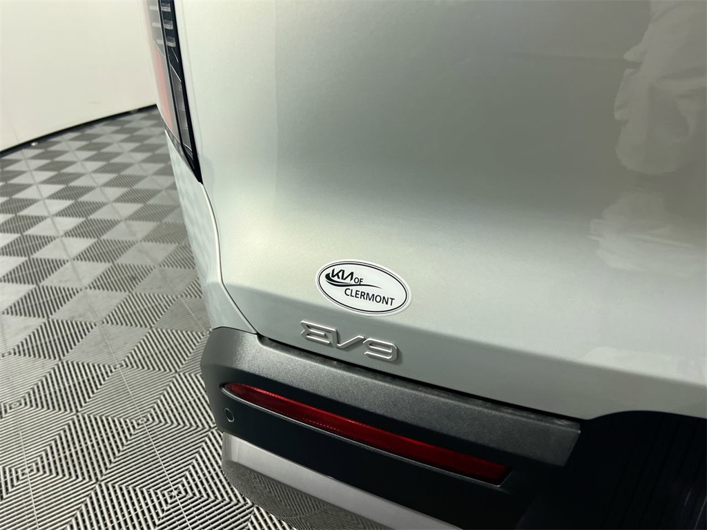 2026 Kia EV9 Wind photo 3