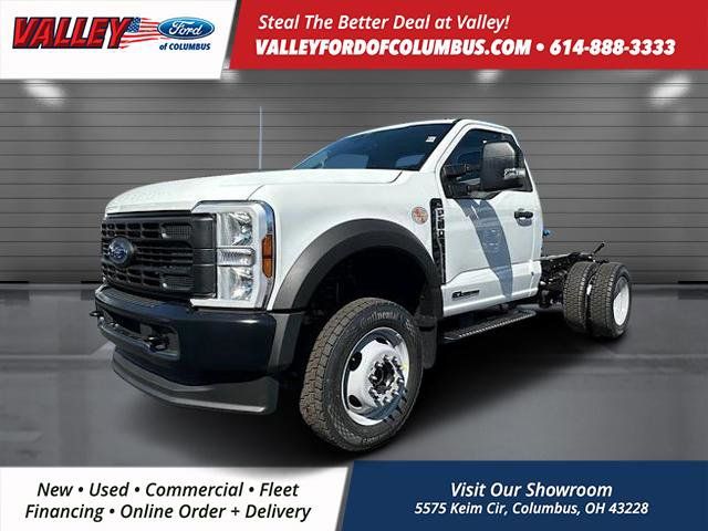 2025 Ford F-550 photo 2