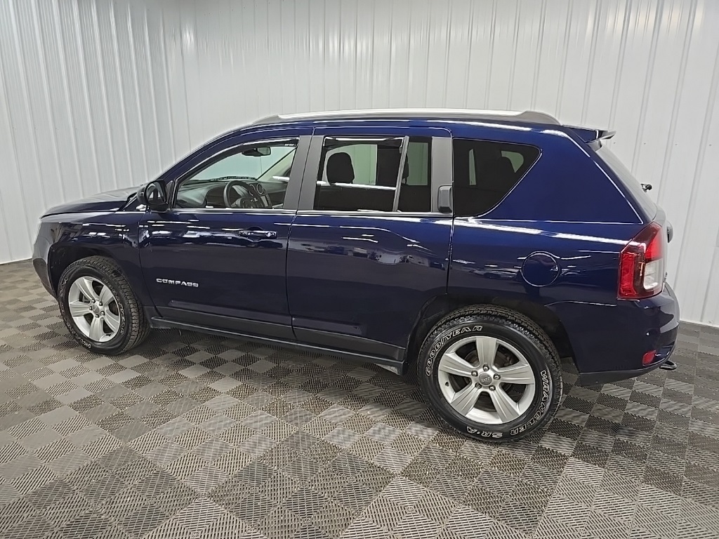 2016 Jeep Compass Sport photo 4