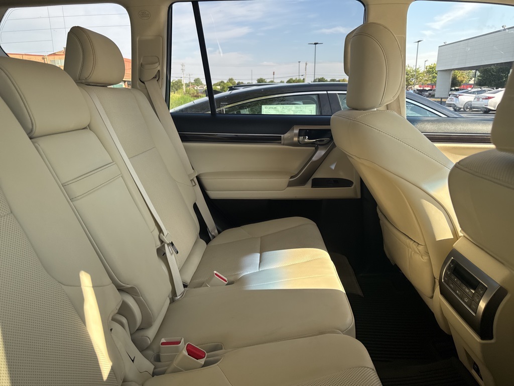2022 Lexus GX Premium photo 6