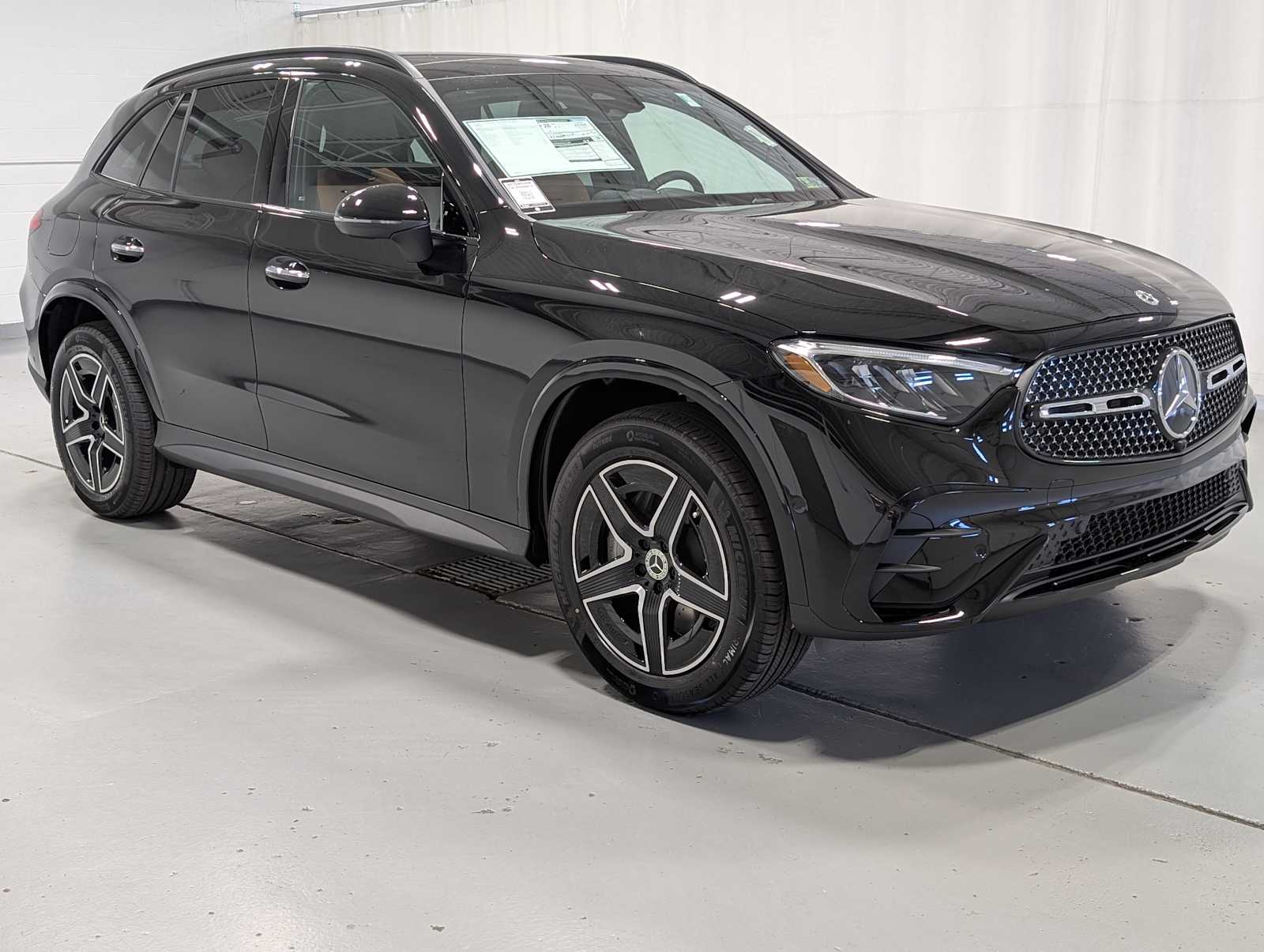2026 Mercedes Benz GLC 300 4MATIC photo 4