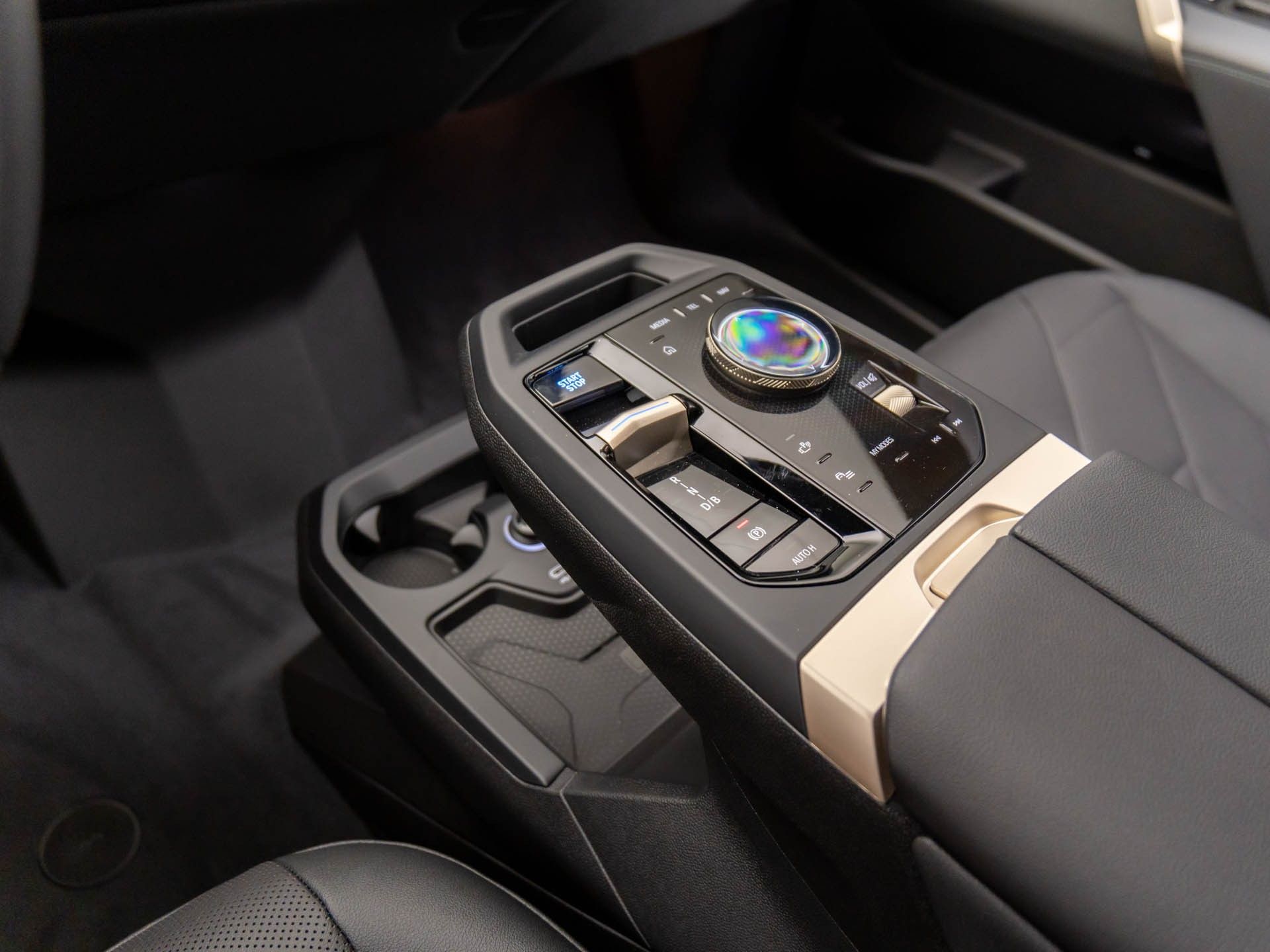 2025 Bmw iX photo 11