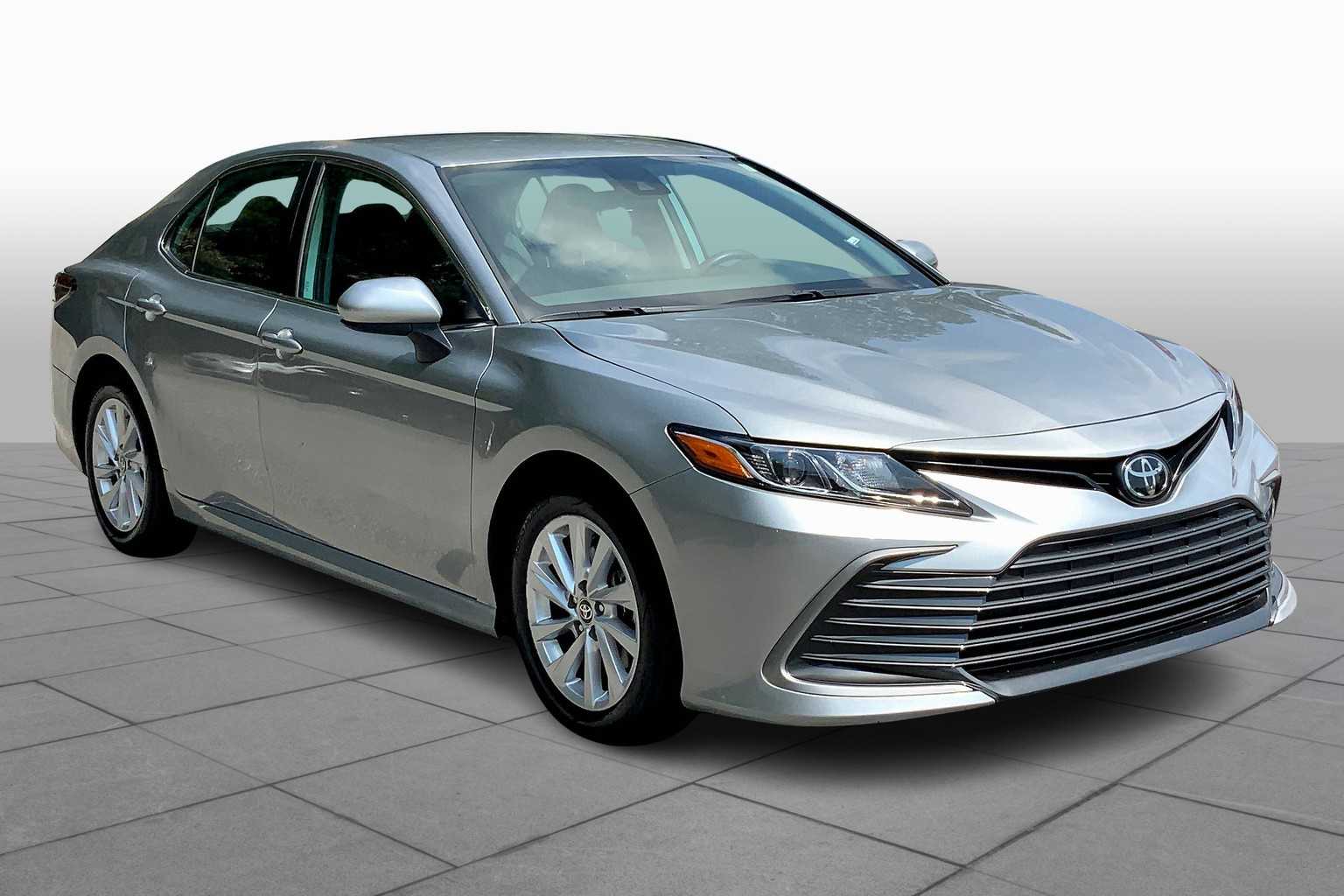 2023 Toyota Camry LE photo 2