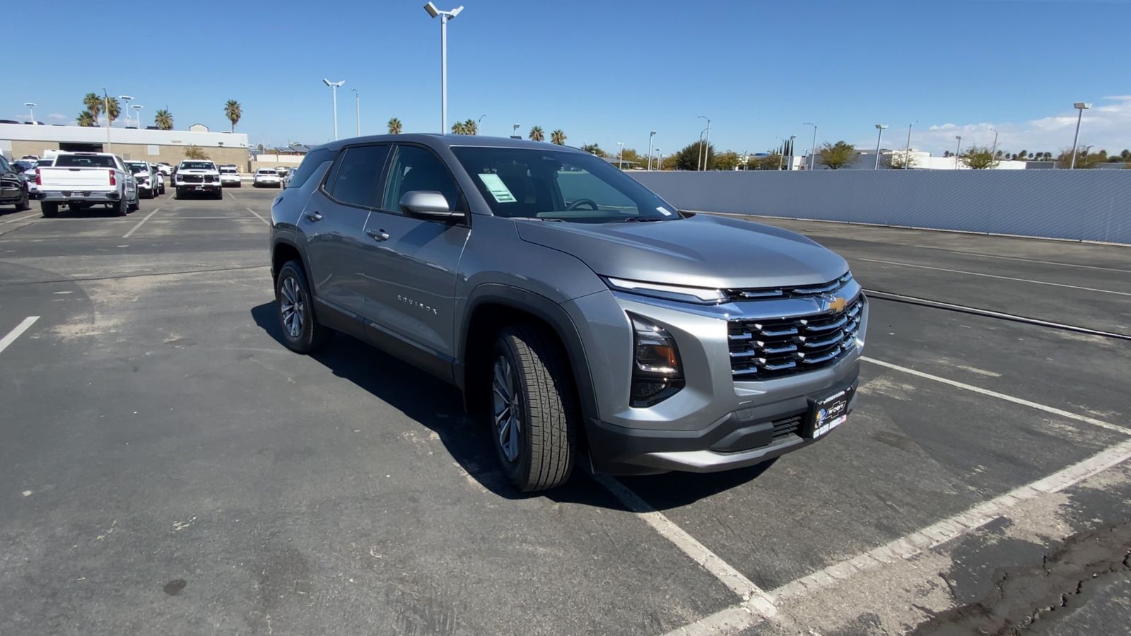 2026 Chevrolet Equinox LT photo 2