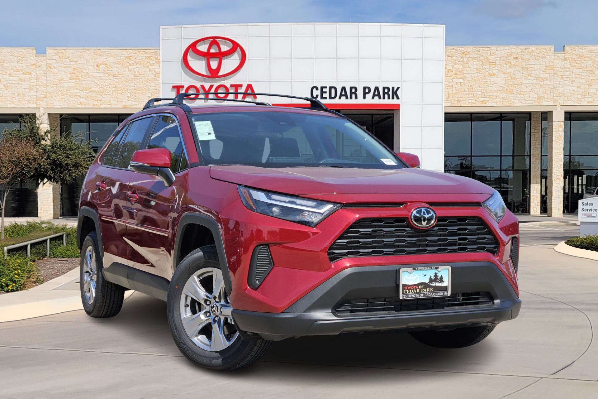 2025 Toyota RAV4 XLE's photo