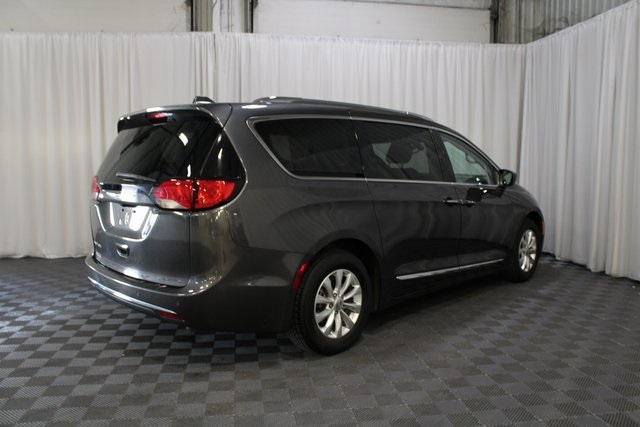 2018 Chrysler Pacifica Touring L photo 21
